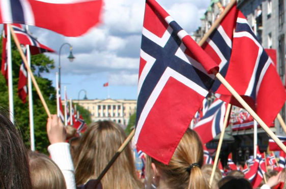 17. mai tog Karl Johan.