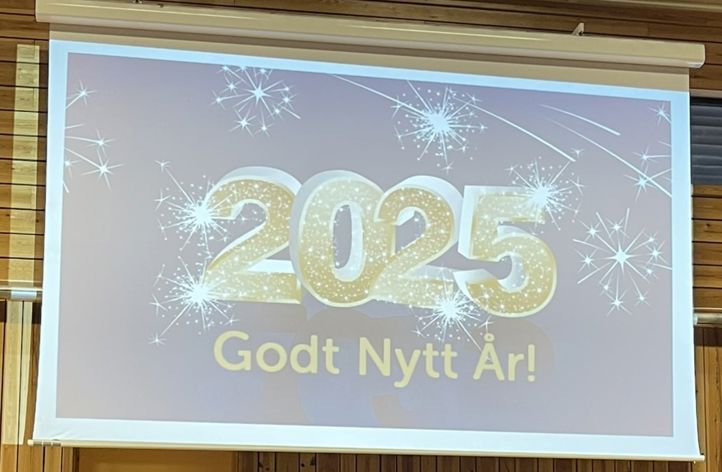 et skilt med logo