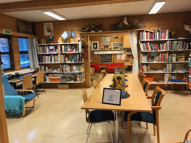 Foto: Foto: Susann Harlem Langbordet på biblioteket